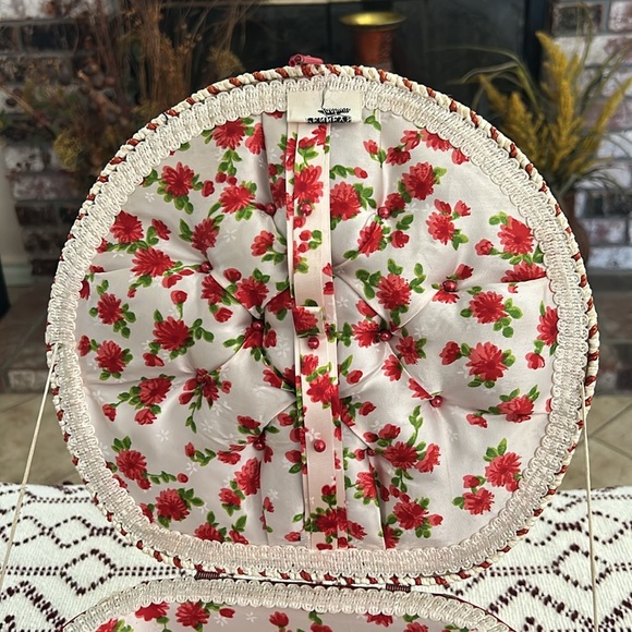 Vintage JCPenney Sewing Basket Constructed from Woven Wicker. - Picture 7 of 12